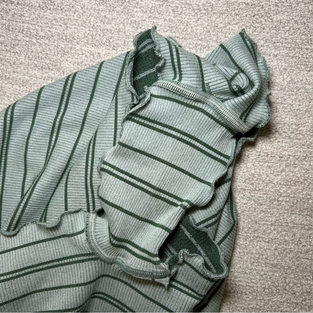 By Anthropologie Seamless Cami and Shorts Matching Set Green Stripe Size S/M - Picture 10 of 13